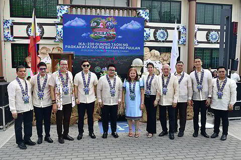 Governor Daniel R. Fernando’s representative Crispin De Luna and Vice Governor Alexis C. Castro together with Pulilan Mayor Rolando S. Peralta, Jr. and Vice Mayor Imelda D.J. Cruz during the 230th Founding Anniversary of Pulilan yesterday, January 20, 2026, held at the Pambayang Liwasan ng Pulilan. With them are the members of the Sangguniang Bayan ng Pulilan including (L-R) Councilors Zandro C. Hipolito, Robert Marlo E. Domingo, Lovy Leslie B. Valenzuela, John J. Nethercott, Joselito T. Borlongan, Ryan P. Espiritu, and SK President Paolo Aldrin M. Agno.