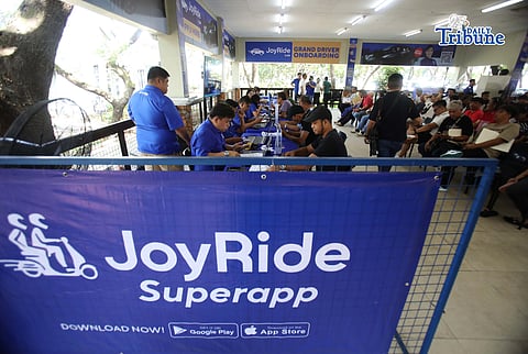 (January 22 2026) JoyRide Philippines, welcomed qualified Transport Network Vehicle Service (TNVS) drivers at the three-day grand onboarding event at the People’s Hall in Quezon Memorial Circle, Quezon City on Thursday, January 22, 2026, where eligible TNVS drivers were invited to sign up for JoyRide Car. JoyRide Car is offering up to PHP 8,000 in free top-up credits to driver-partners who successfully complete their registration during the event. Partner drivers will get to enjoy commission rates as low as 15%. Photo/Analy Labor