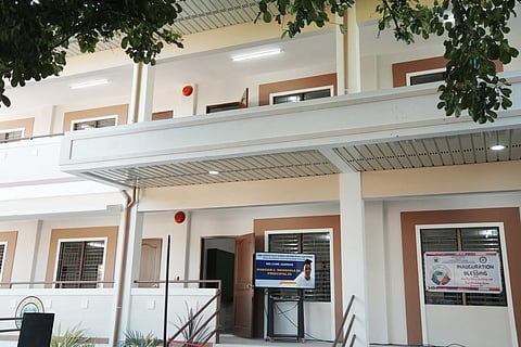 The Provincial Government turned over a new school building to a Kapampangan technical-vocational school at Barangay Bulaon Resettlement in the City of San Fernando, Pampanga on January 23, 2026.