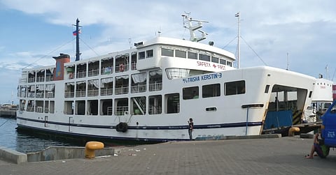 Soldiers rise amid chaos at sea