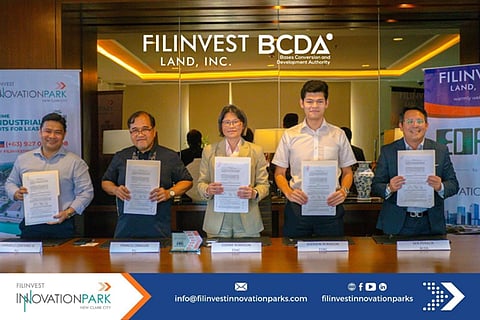 Left to right: Carmelo Centeno III (General Manager, FIP New Clark City), Francis Ceballos (SVP, Filinvest Land), Connie Robinson (Financial Director, EDAC Philippines Inc.), Sherwin Robinson (Director of Operations, EDAC Philippines Inc.), Kenneth Peralta (Vice President, BCDA)