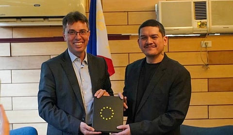 Photocap
Davao City Mayor Sebastian “Baste” Duterte welcomes European Union Ambassador to the Philippines Massimo Santoro. (Sebastian Duterte FB page/City Information Office)