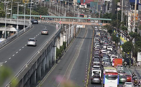 EDSA rehab goes full throttle on Holy Week