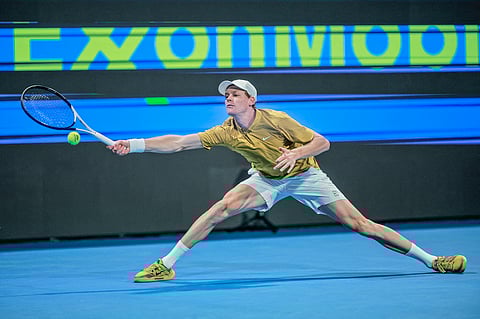 JANNIK Sinner bounces back from his Australian Open heartbreak with an impressive 6-1, 6-4 win over Tomas Machac in the Round of 32 of the Qatar Open on Monday.