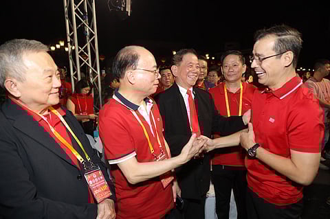 Manila Mayor Isko Moreno leads Chinese New Year countdown in Binondo, calling for unity, peace, stronger Philippines-China ties and continued business growth.