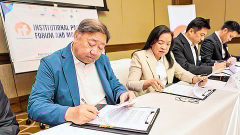 ICTSI Foundation executive director Filipina C. Laurena (2nd from left), Philippine Athletics Inc. president Agapito ‘Terry’ D. Capistrano (left), PAI executive vice president Engr. Ralph J. Soguilon and PAI secretary general Jasper Lambert H. Tanhueco sign the memorandum of agreement to support more than 1,000 Filipino athletes and coaches.