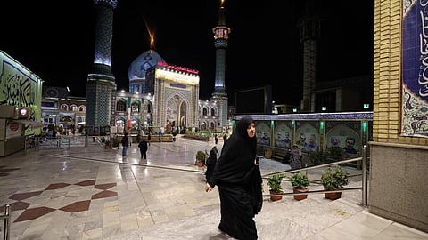 Iranian students reprise protest slogans