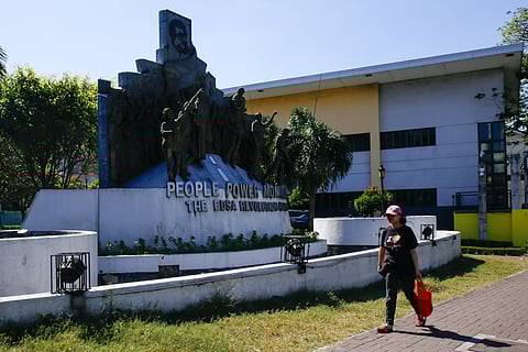 AMID the preparations for the 40th EDSA People Power anniversary, a smaller monument along Congressional Avenue in Dasmariñas City depicting the historic event remains unattended with one hand of one of the statues missing.