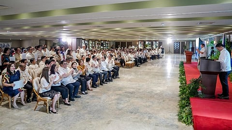 Marcos, LGUs race to build classrooms faster