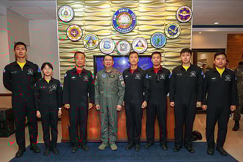 PAF hosts ROKAF ‘Black Eagles’ at Clark stopover