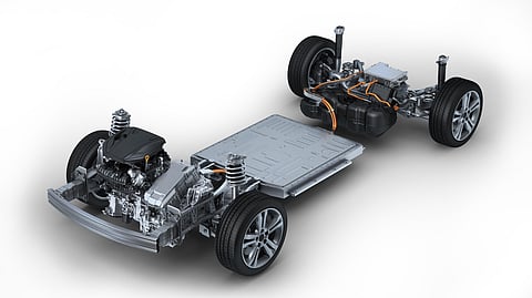 POWERTRAIN layout shows Geely’s EM-I hybrid system with the engine up front, battery pack in the middle, and rear electric components connected by high-voltage lines.