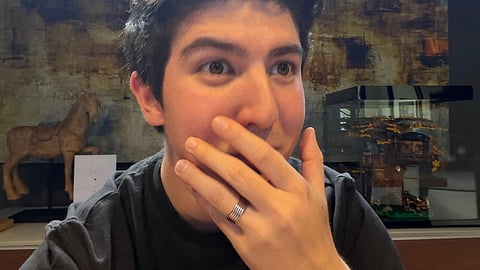 NAG-SORRY si Mavy sa palpak niyang hosting.