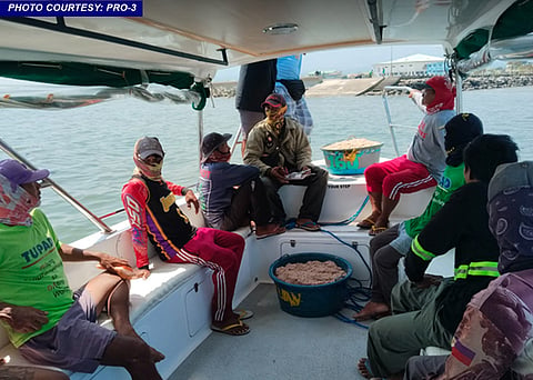 AUTHORITIES apprehended 15 fishermen and confiscated three boats in Orion for violating local fishing regulations.