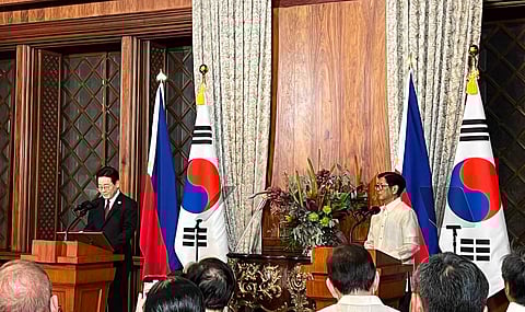 South Korean President Lee Jae Myung (left) and President Ferdinand Marcos Jr.