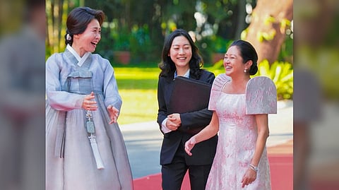 FL greets visiting First Couple: ‘Annyeonghaseyo’