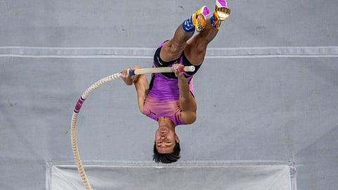 Obiena awaits world indoor fate