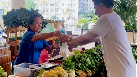 A SCENE at the SM Southmall Weekend Market in Las Piñas City.