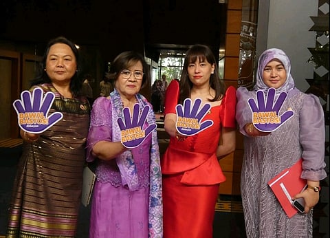 Rep. Leila De Lima and other women lawmakers unite against sexism and misogyny.