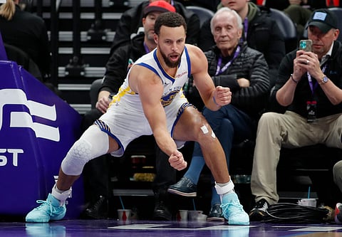 STEPHEN Curry of the Golden State Warriors will miss more games as he recovers from a bruised right knee.