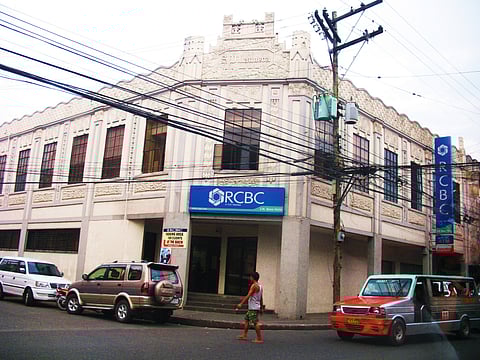 The Serafin Villanueva Building, one of the Art Deco structures in downtown Iloilo City.