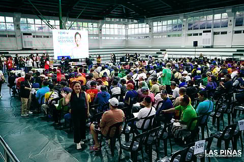 Cash aid rolls out for tricycle drivers in Las Piñas