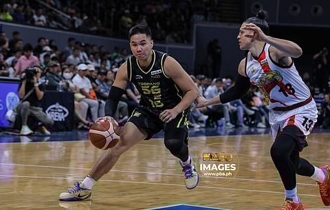 RR Pogoy stays with TNT Tropang 5G.