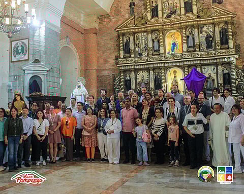 Fifteen ambassadors and 21 diplomats, led by Papal nuncio Archbishop Charles Brown, held a Visita Iglesia in Pampanga on 21 March.