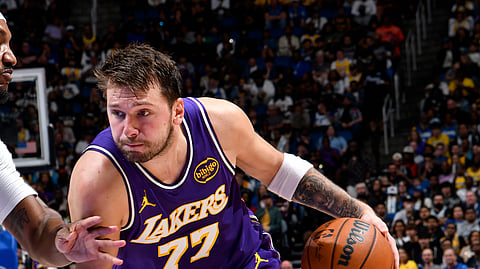 Kennard hits game-winner as Lakers edge Magic; Doncic faces suspension