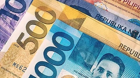 Peso sinks to new record low as market plunges