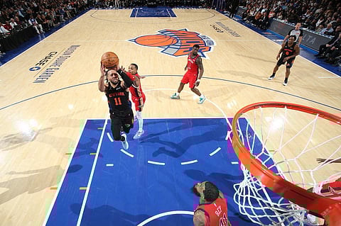 Knicks close on Celtics after Brunson's 32 points