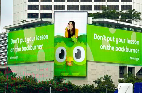 NIKI teams up with Duolingo, turning chart-topping hits into bite-sized language lessons for Gen Z.