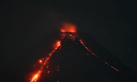MINOR strombolian activity at Mayon volcano in Albay this Sunday morning.