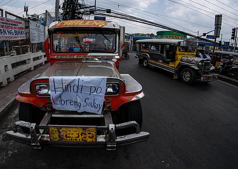 DOTr rolls out free rides for Holy Week rush