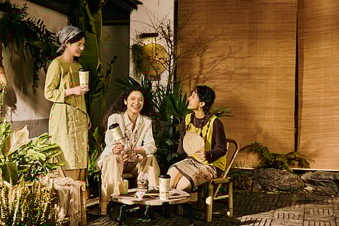 Hojicha Genmai brings warmth, calm and quiet wellness in every sip.