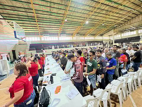 1,269 out of 1,653 tricycle drivers in Digos City, Davao del Sur received Cash Relief Assistance (CRA) from the Department of Social Welfare and Development (DSWD) as of 12:00 noon, April 10.