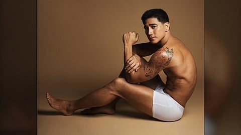 THE controversial EDSA billboard pose of Piolo Pascual.