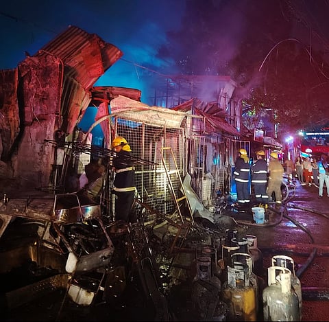 An early morning fire broke out in Barangay Pasong Tamo, Quezon City this Sunday morning, leaving three casualties and two injured.