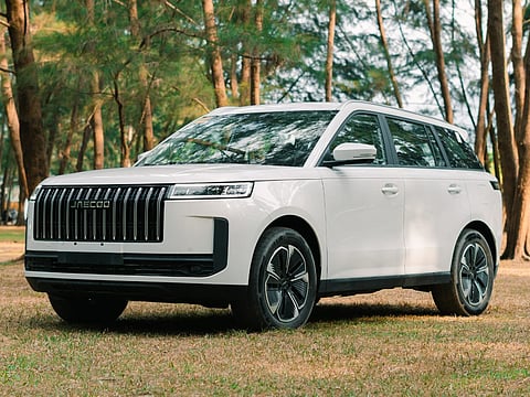 JAECOO J5 SHS-H takes the spotlight at the auto show with its hybrid power and sub-P1M starting price.