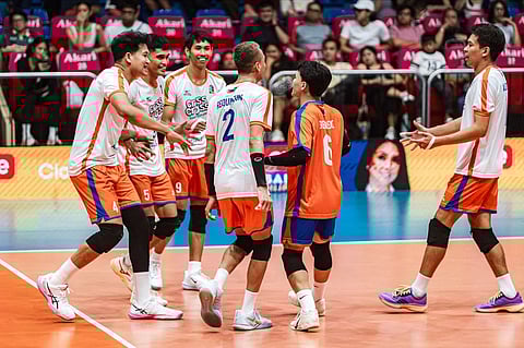 Criss Cross rallies, secures finals spot