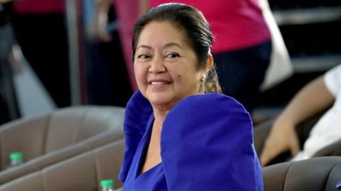 FIRST Lady Liza Araneta-Marcos was in a playful mood as she engaged with members of the Malacañang Press Corps at the Presidential Communications Office on Tuesday, 14 April 2026.