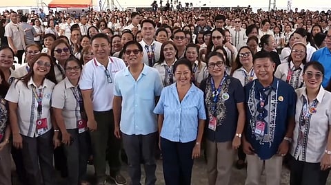 Liza joins teachers’ oathtaking