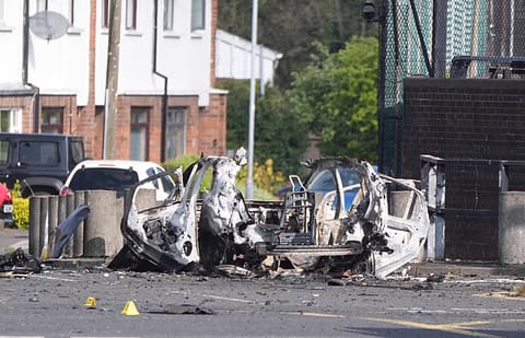 Police suspect New IRA behind car bombing