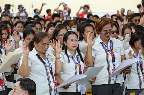 8K Western Visayas teachers breaks career stagnation in mass promotion ceremony