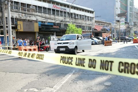 The scene after the shooting incident that occured along Timog Avenue corner EDSA on Tuesday, 28 April, afternoon that led to the deaths of two victims.