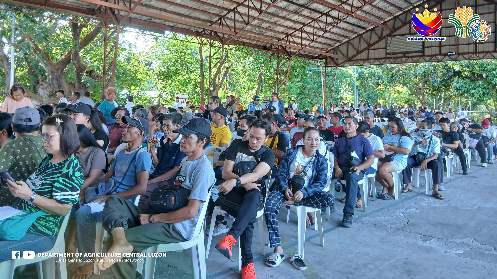 Some 1,126 farmers received the Presidential Assistance for Farmers and Fisherfolk Program (PAFFP) at the Research Outreach Station for the Lowland Development Zone at Barangay Paraiso, Tarlac City on April 28, 2026.