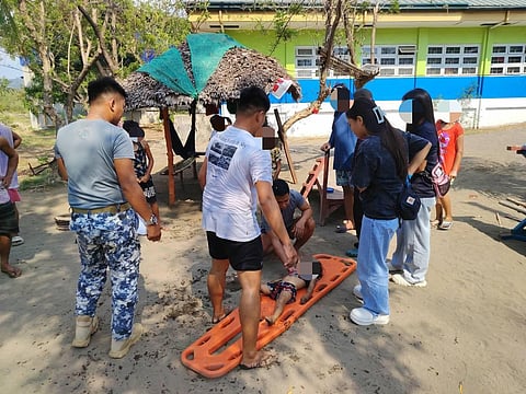 PCG rescues 3-year-old from near-drowning in Aringay, La Union