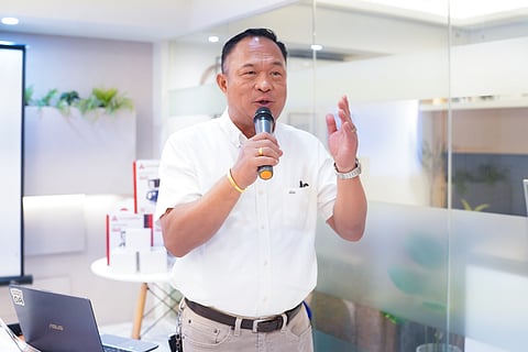SUNTRUST FVP Jerry R. Rubis welcomes future homeowners and investors of Suntrust Amadea.