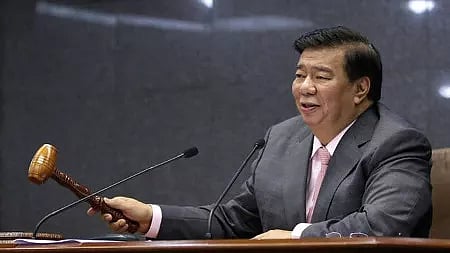 Former Senate President Franklin Drilon said there is no legal basis for placing Sen. Ronald dela Rosa under “protective custody,” stressing that authorities may legally enforce an arrest warrant against the senator despite Senate traditions observed out of courtesy and respect for the institution.
