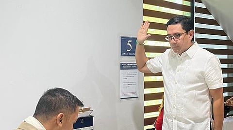 Carpio expands case vs officials over alleged illegal bank disclosure