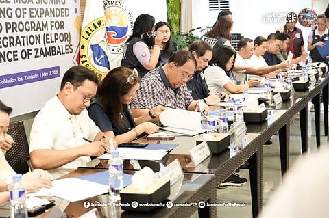 The Department of Migrant Workers (DMW), the Provincial Government and other local government units (LGUs) in this province signed an agreement for the Expanded Livelihood Program for OFWs Reintegration (ELPOR) at the Balin Sambalin in the capitol town of Iba, Zambales on May 13, 2026.